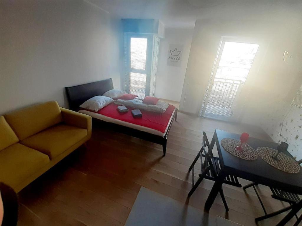 Studio Centrum Corona Rachunki Dla Firm, Osob Fiz Parking Przed Apart Kielce Dış mekan fotoğraf